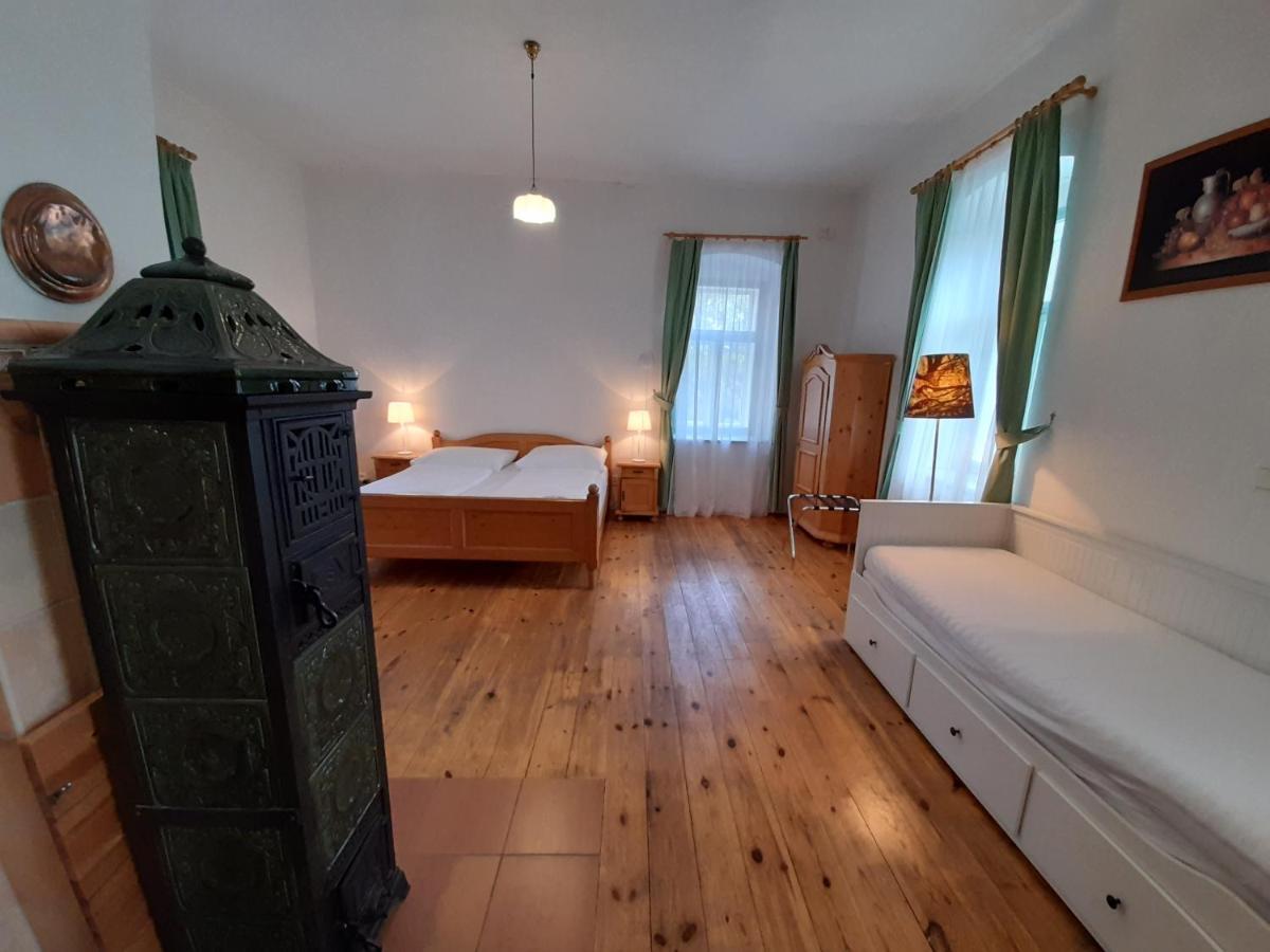 Wellness Hotel Zamecek Jetrichovice  Bilik gambar