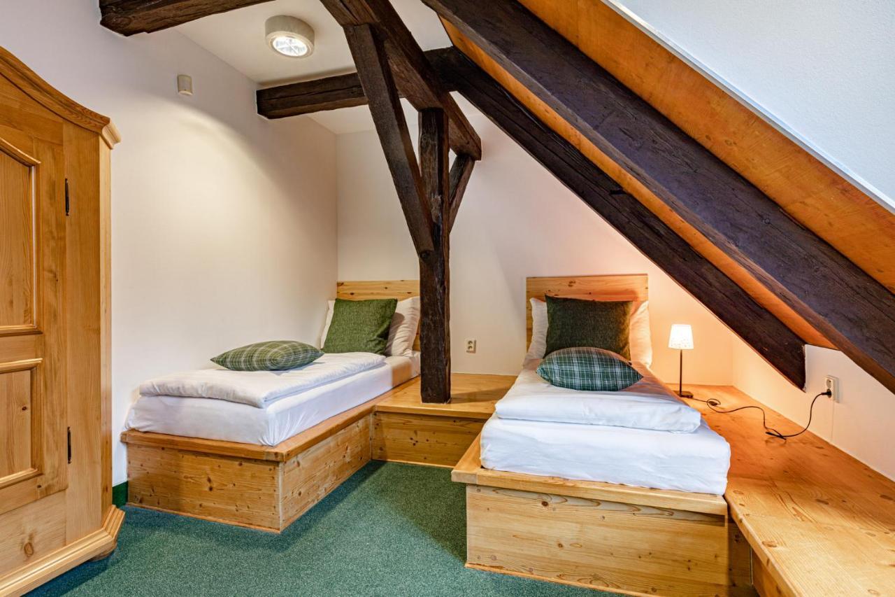 Wellness Hotel Zamecek Jetrichovice  Bilik gambar